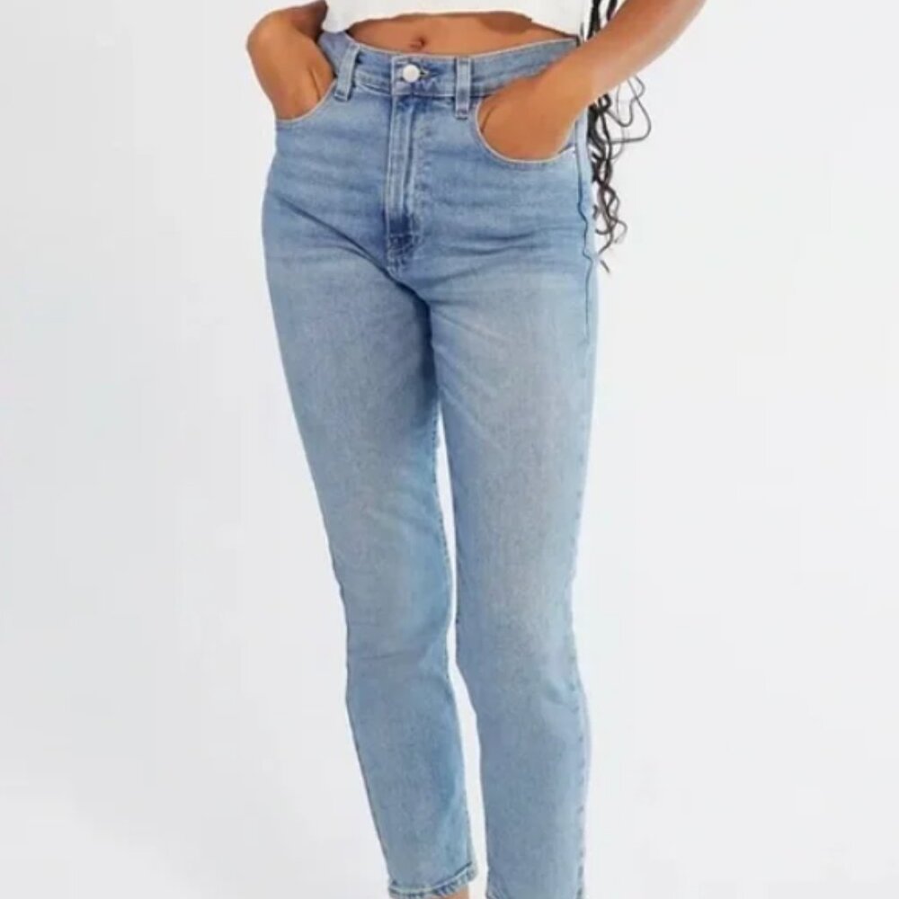 Urban Outfitters BDG Girlfriend High-Rise Jeans